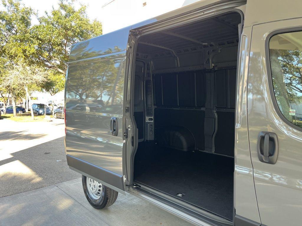 new 2025 Ram ProMaster 2500 car, priced at $48,202