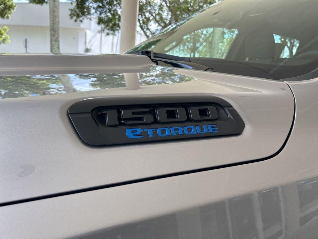new 2025 Ram 1500 car, priced at $42,607