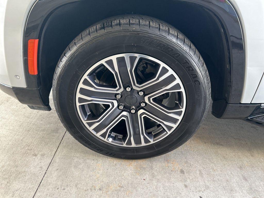 used 2023 Jeep Wagoneer L car, priced at $35,838