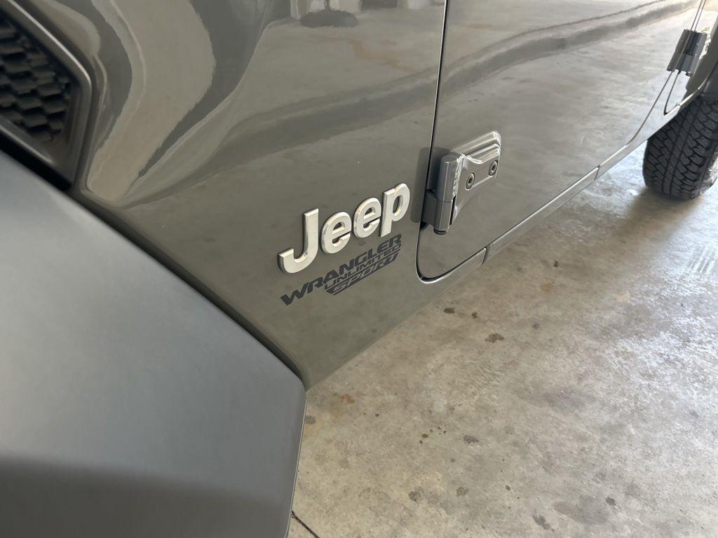 used 2021 Jeep Wrangler Unlimited car, priced at $25,282