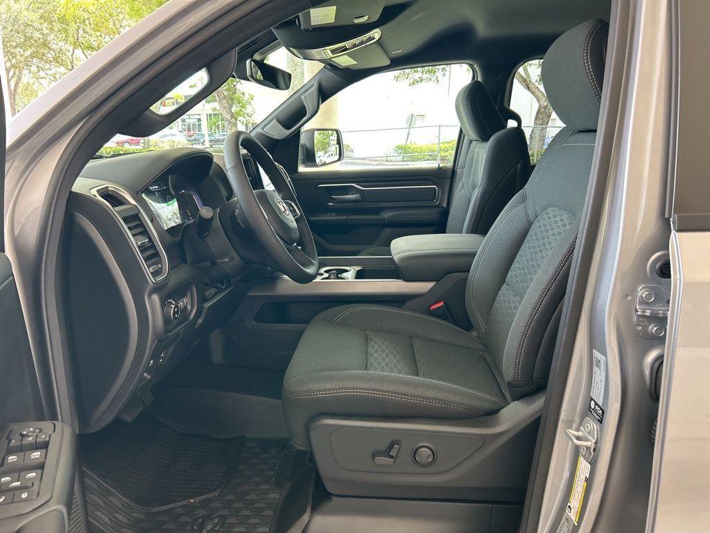 new 2025 Ram 1500 car, priced at $45,762