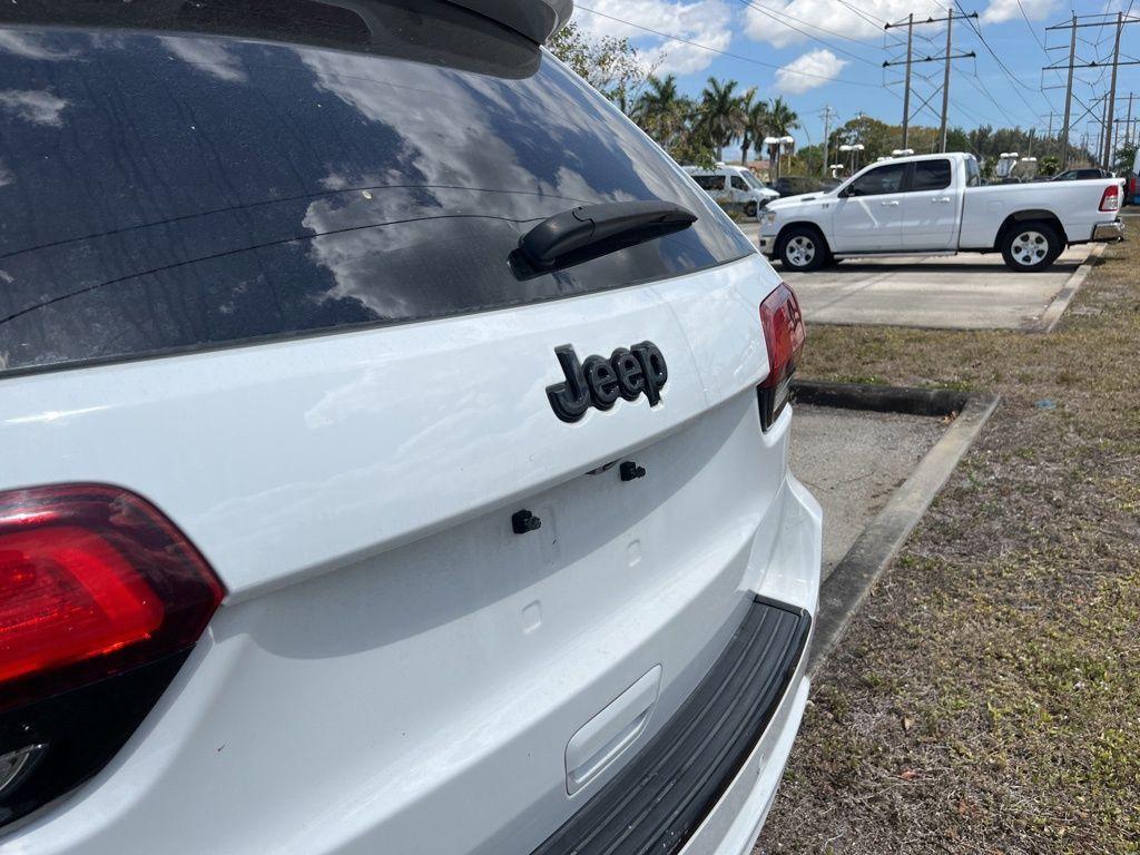used 2017 Jeep Grand Cherokee car, priced at $15,988