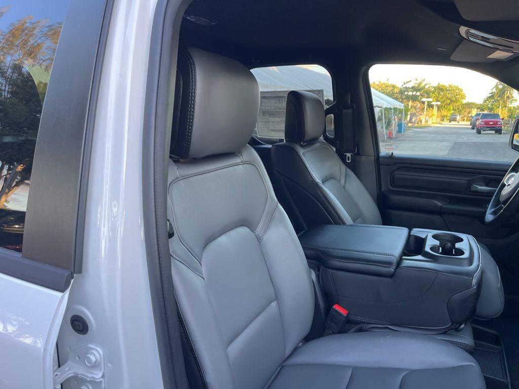 new 2025 Ram 1500 car, priced at $34,567