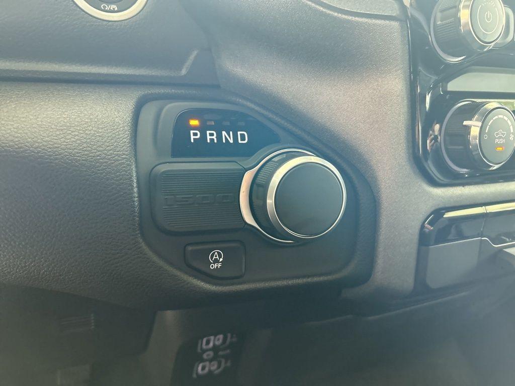new 2025 Ram 1500 car, priced at $39,664
