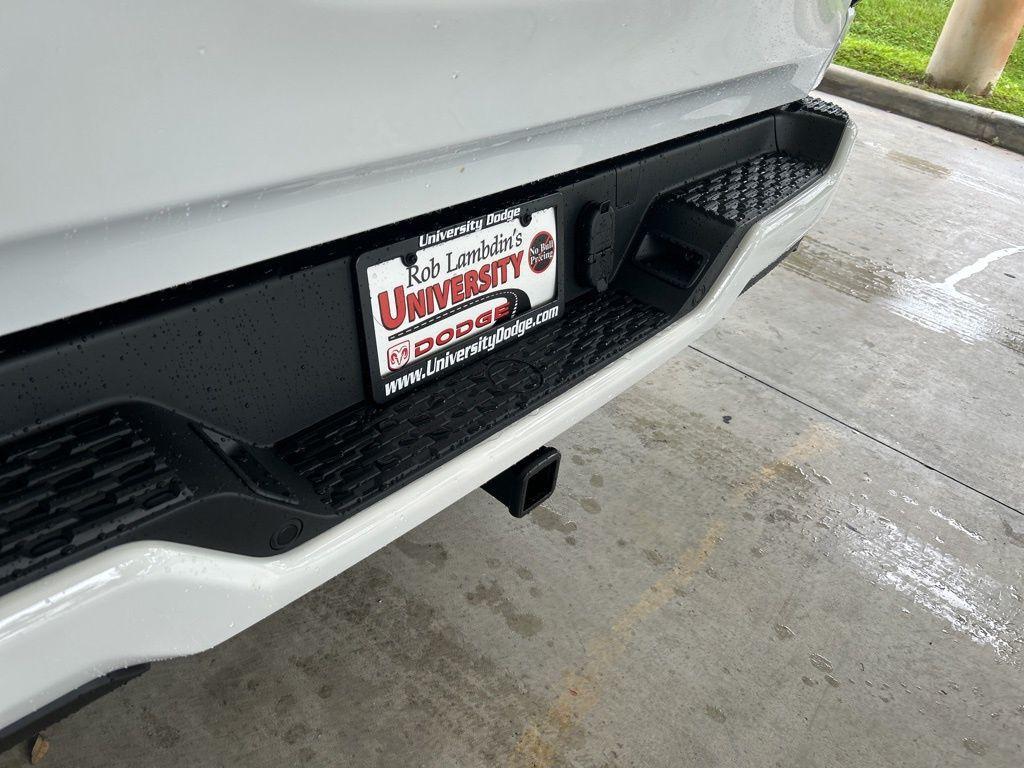 new 2025 Ram 1500 car, priced at $39,664