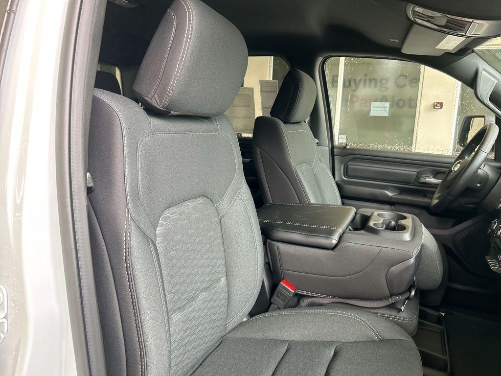 new 2025 Ram 1500 car, priced at $39,664