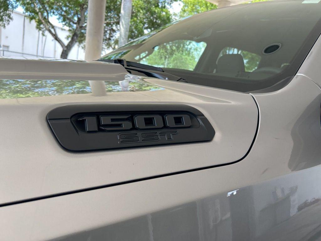 new 2025 Ram 1500 car, priced at $45,933