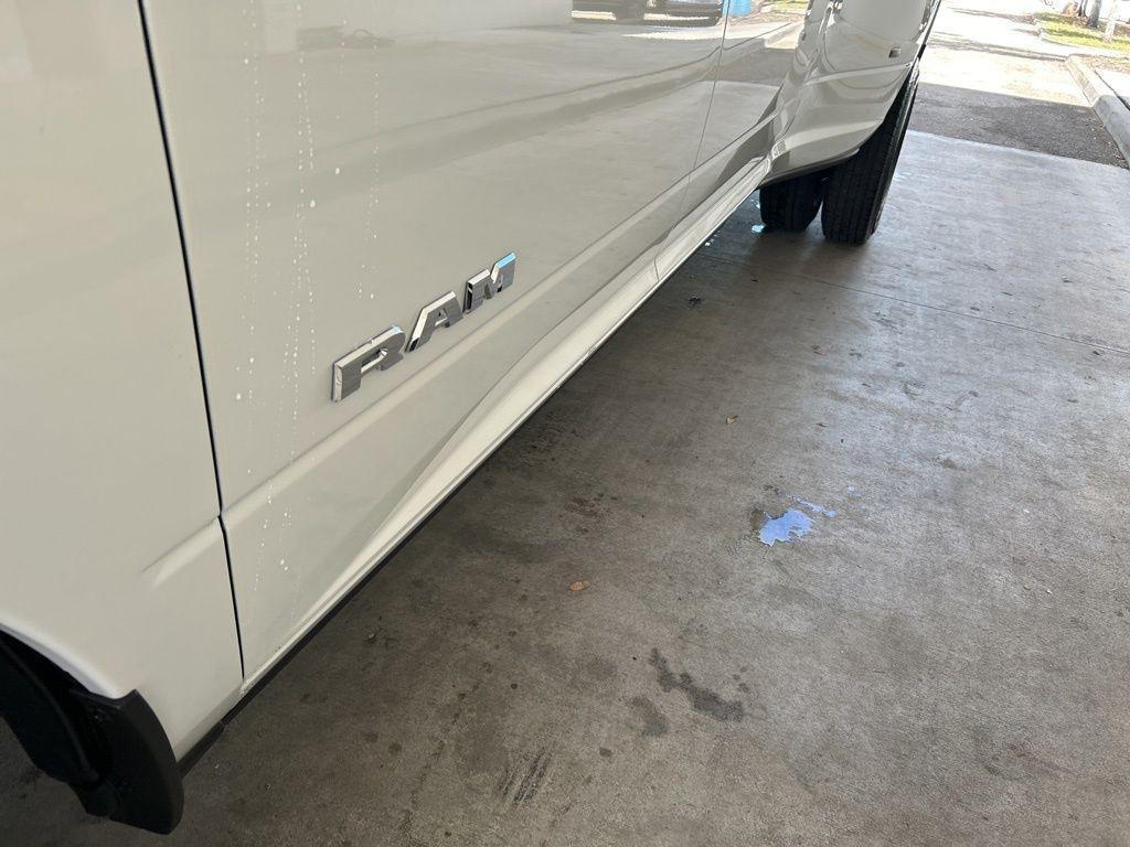 new 2025 Ram 3500 car, priced at $76,681