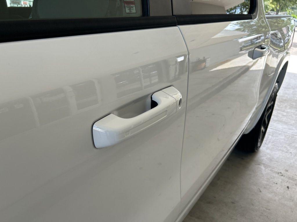 new 2025 Ram 1500 car, priced at $56,593