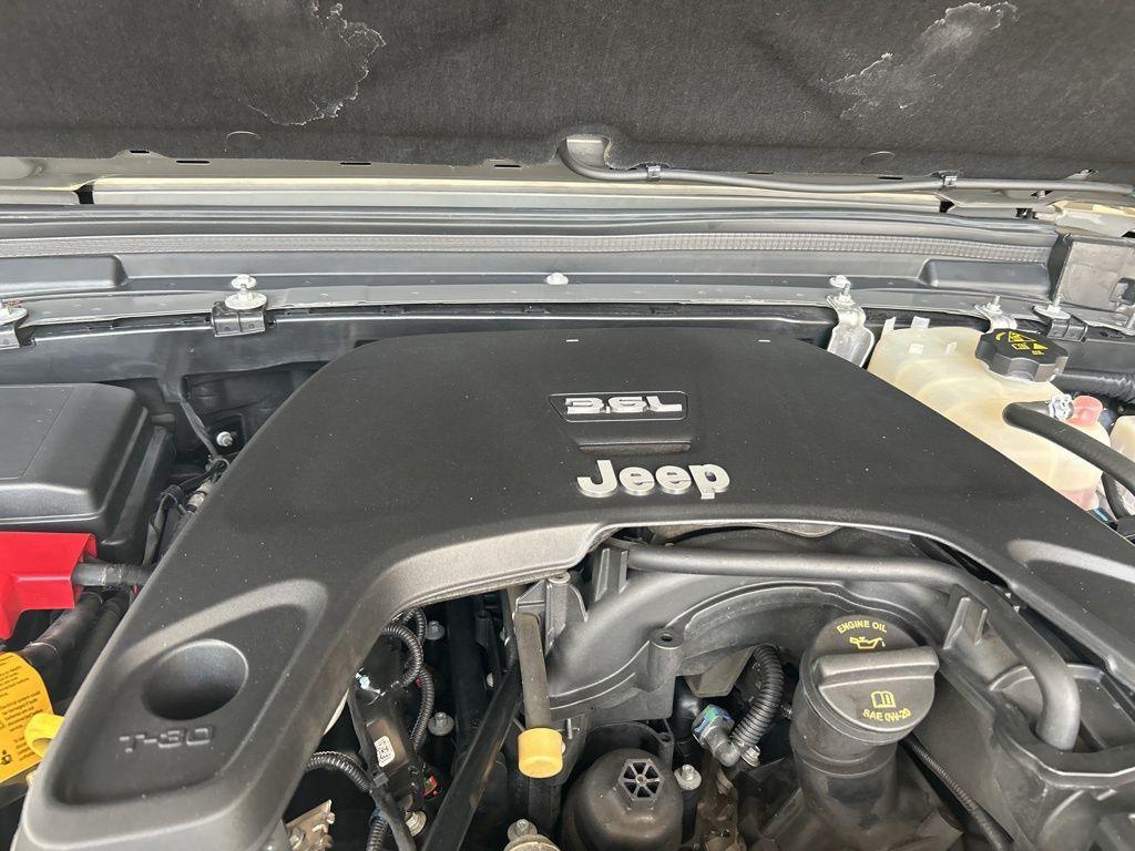 used 2021 Jeep Gladiator car, priced at $27,991