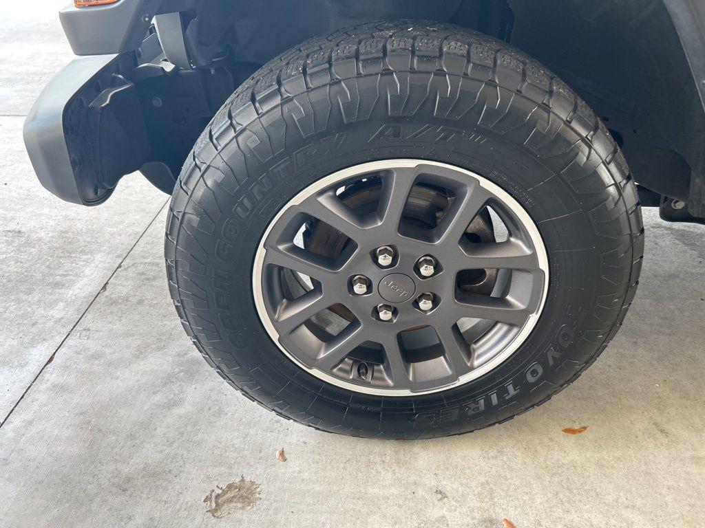 used 2021 Jeep Gladiator car, priced at $27,991