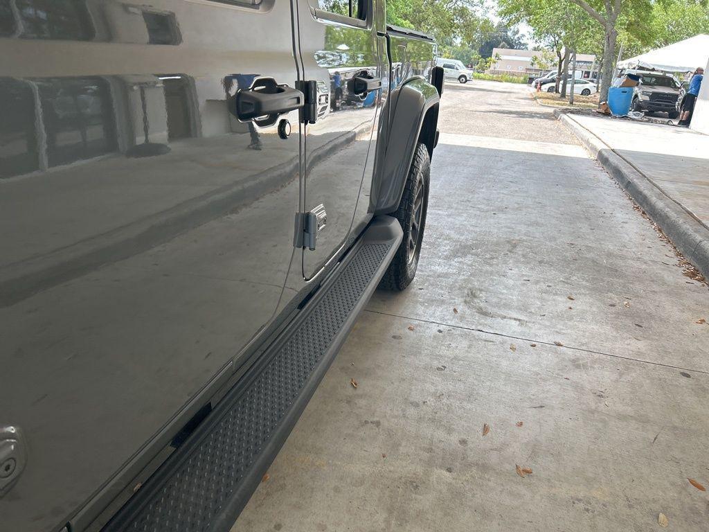 used 2021 Jeep Gladiator car, priced at $27,991