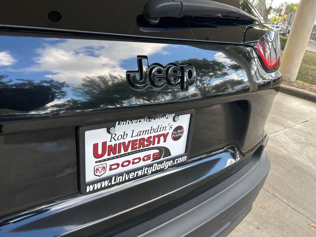 used 2019 Jeep Cherokee car, priced at $13,505