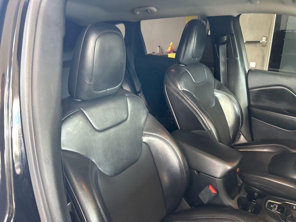 used 2019 Jeep Cherokee car, priced at $13,505