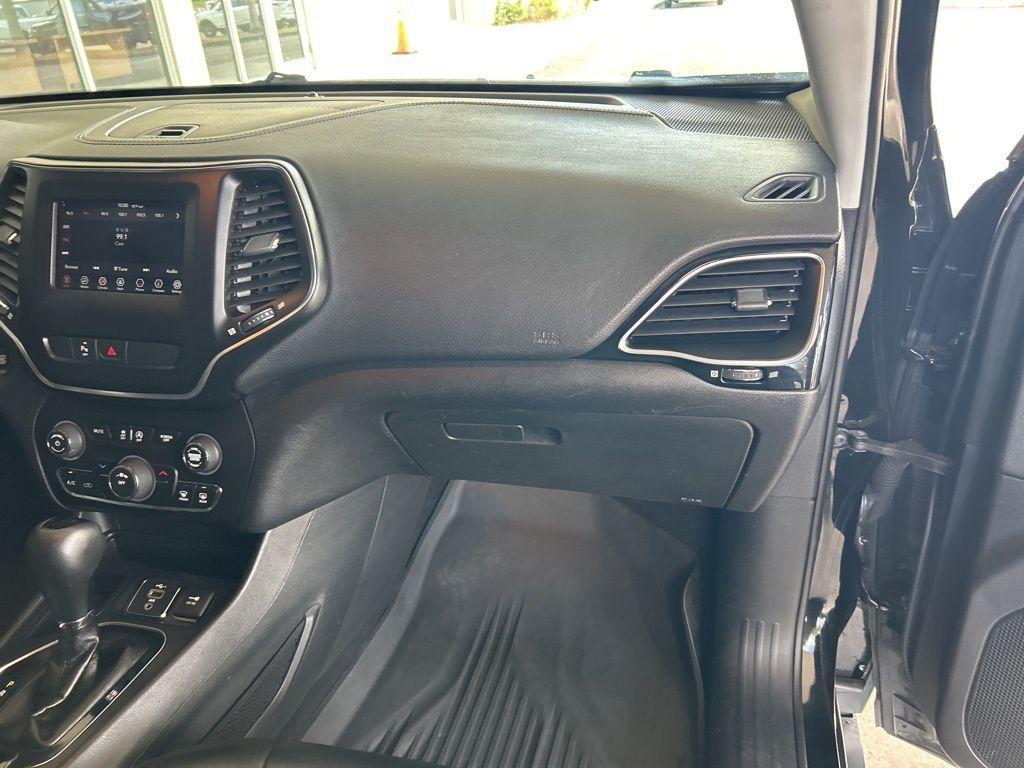 used 2019 Jeep Cherokee car, priced at $13,505