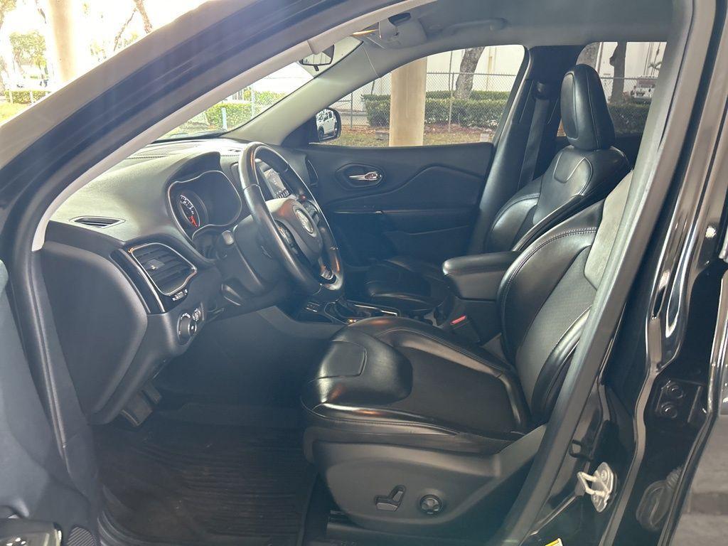 used 2019 Jeep Cherokee car, priced at $13,505