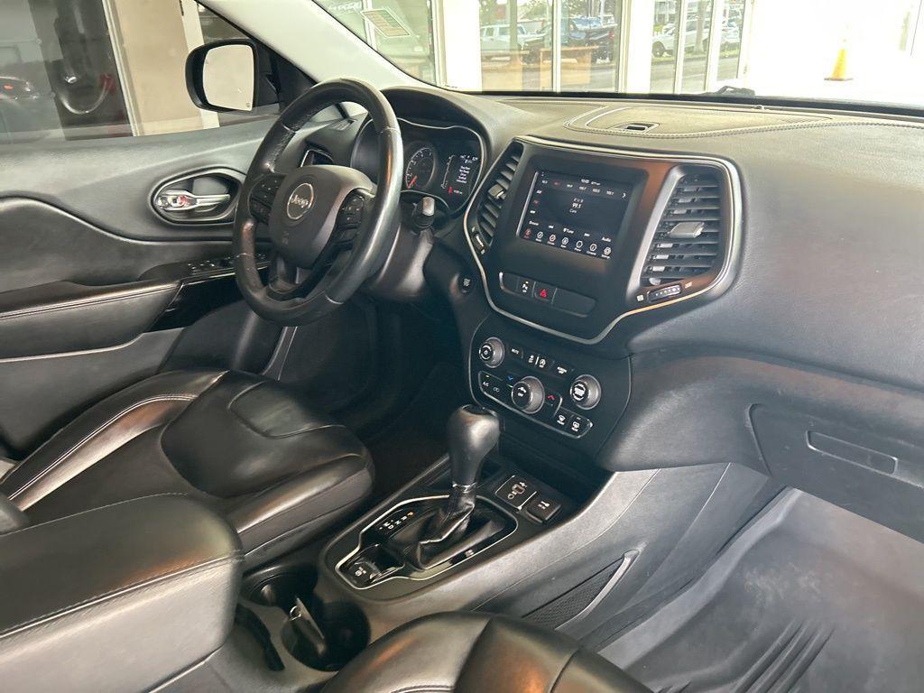 used 2019 Jeep Cherokee car, priced at $13,505