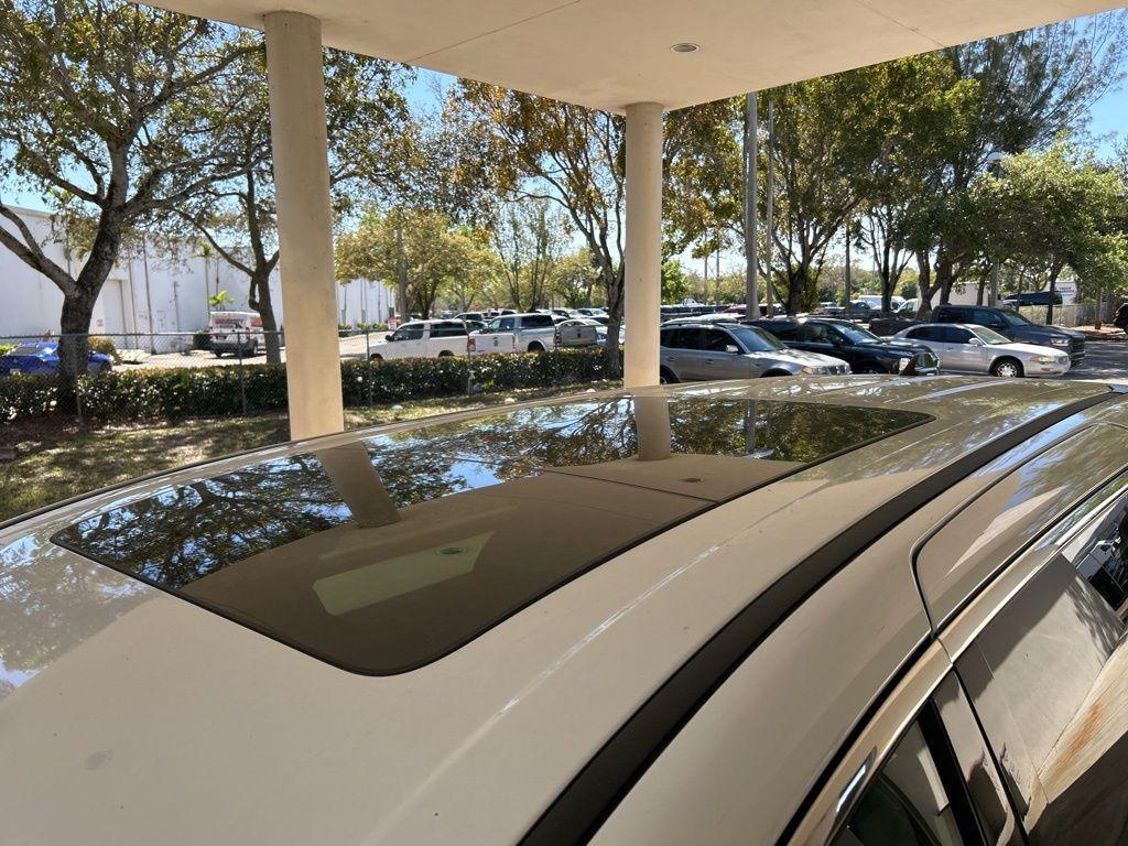 used 2024 Chrysler Pacifica car, priced at $30,597