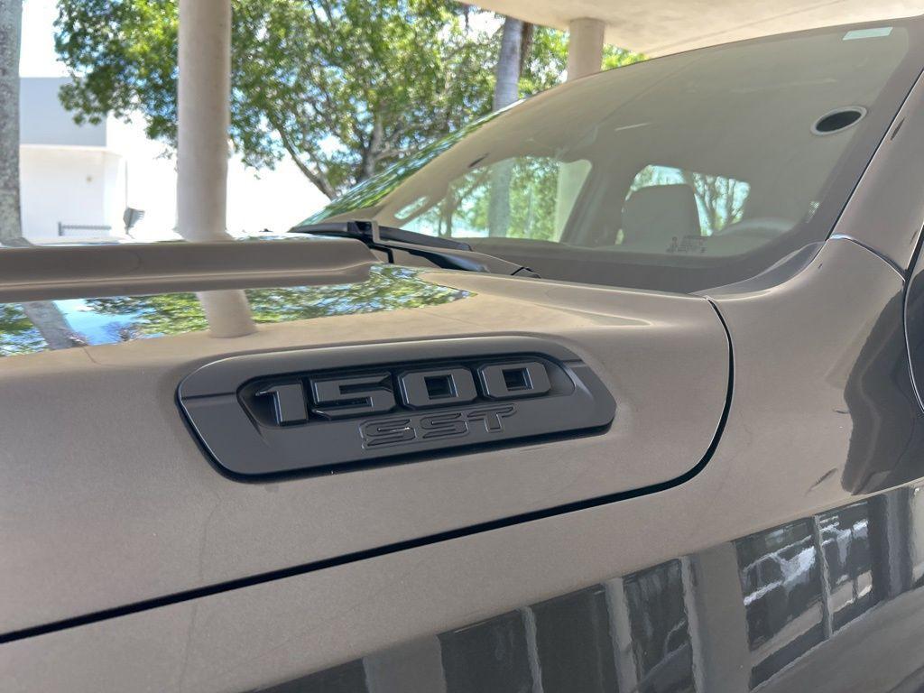new 2025 Ram 1500 car, priced at $51,358
