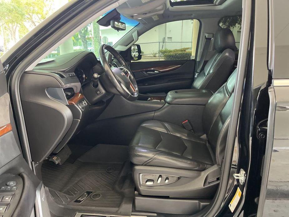 used 2019 Cadillac Escalade ESV car, priced at $31,991