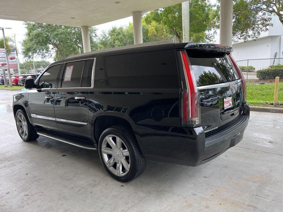 used 2019 Cadillac Escalade ESV car, priced at $31,991