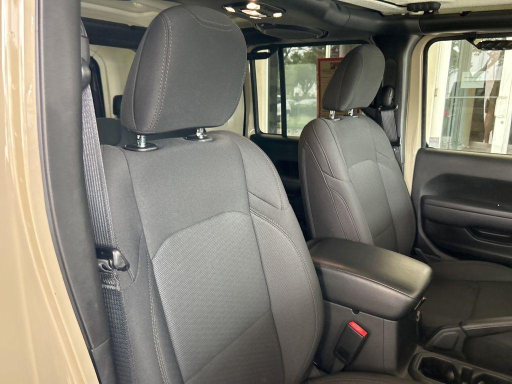 used 2022 Jeep Wrangler Unlimited car, priced at $31,951