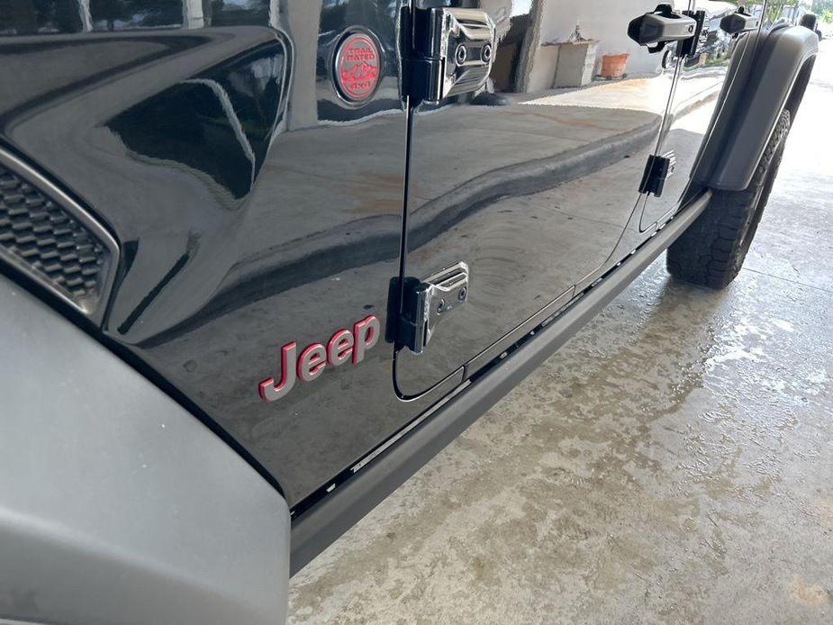 used 2022 Jeep Gladiator car, priced at $31,597