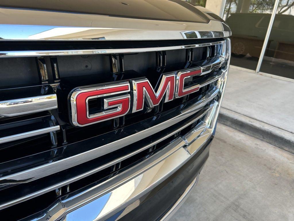 used 2023 GMC Yukon XL car, priced at $51,297
