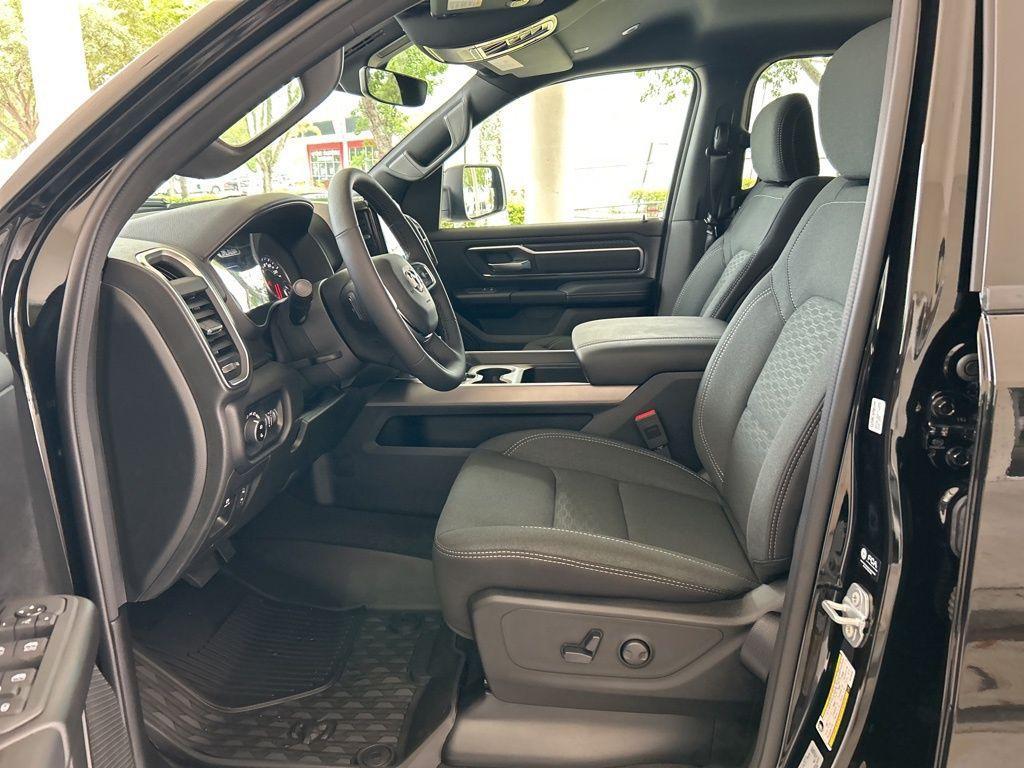 new 2025 Ram 1500 car, priced at $44,683