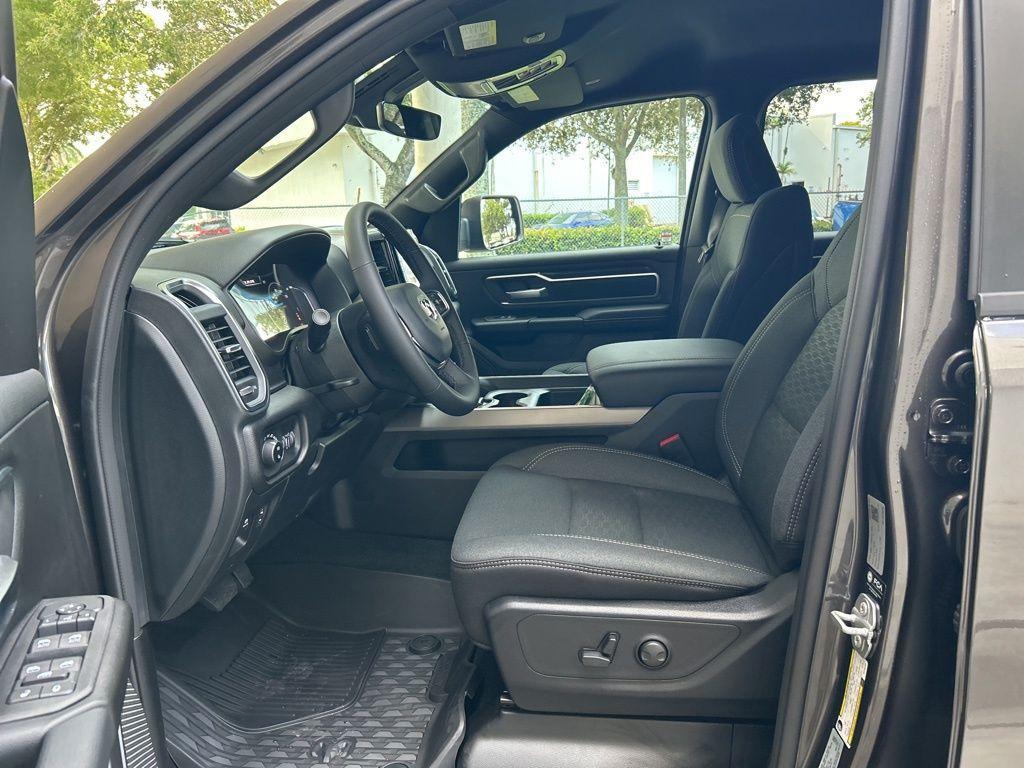 new 2025 Ram 1500 car, priced at $42,928