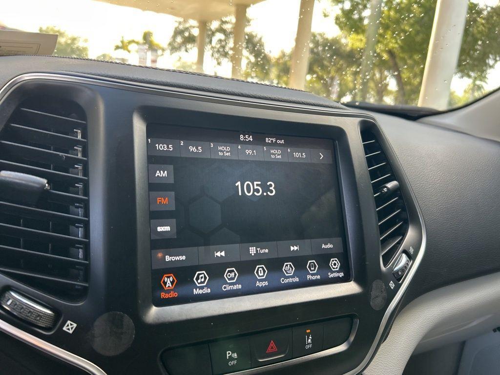 used 2022 Jeep Cherokee car, priced at $18,575