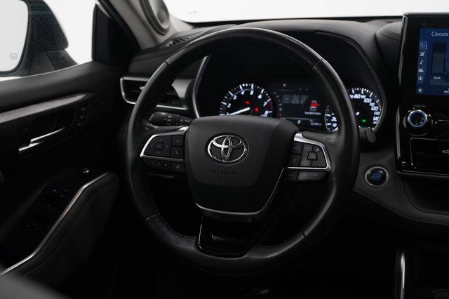 used 2020 Toyota Highlander car, priced at $35,499