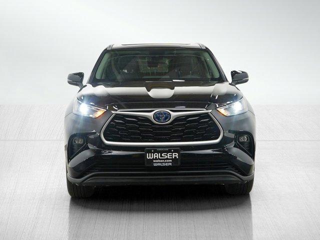used 2023 Toyota Highlander Hybrid car, priced at $45,998