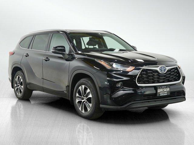 used 2023 Toyota Highlander Hybrid car, priced at $45,998