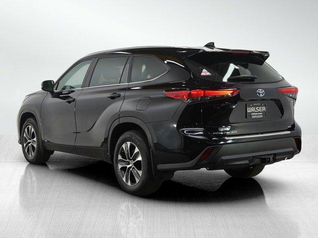 used 2023 Toyota Highlander Hybrid car, priced at $45,998