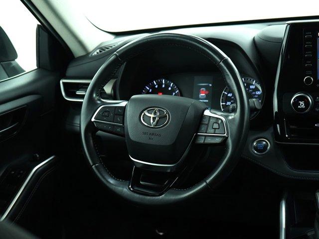 used 2020 Toyota Highlander car, priced at $23,599