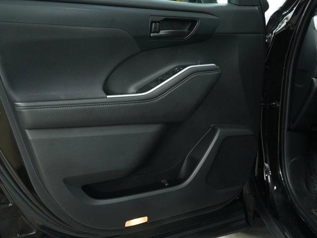 used 2020 Toyota Highlander car, priced at $23,599