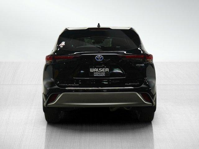 used 2024 Toyota Highlander Hybrid car, priced at $51,998