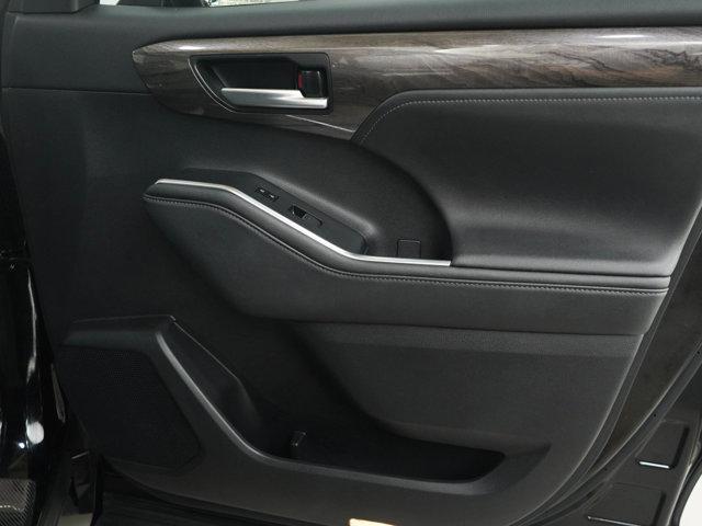 used 2024 Toyota Highlander Hybrid car, priced at $51,998