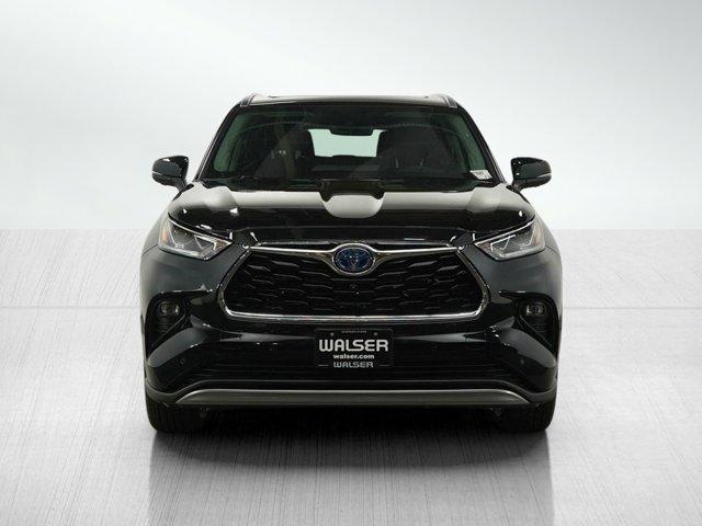 used 2024 Toyota Highlander Hybrid car, priced at $51,998