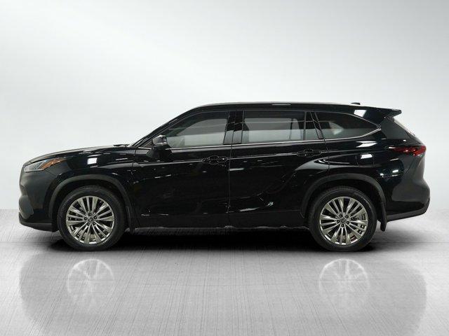 used 2024 Toyota Highlander Hybrid car, priced at $51,998