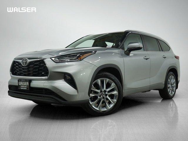 used 2021 Toyota Highlander car, priced at $37,998
