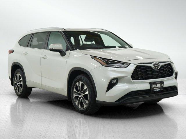 used 2021 Toyota Highlander car, priced at $32,998