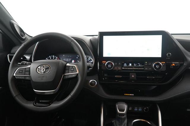 used 2024 Toyota Highlander car, priced at $47,998