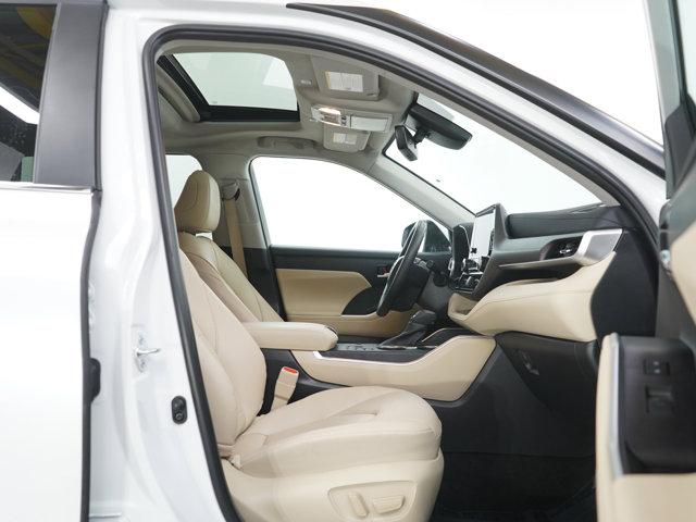 used 2024 Toyota Highlander Hybrid car, priced at $46,998