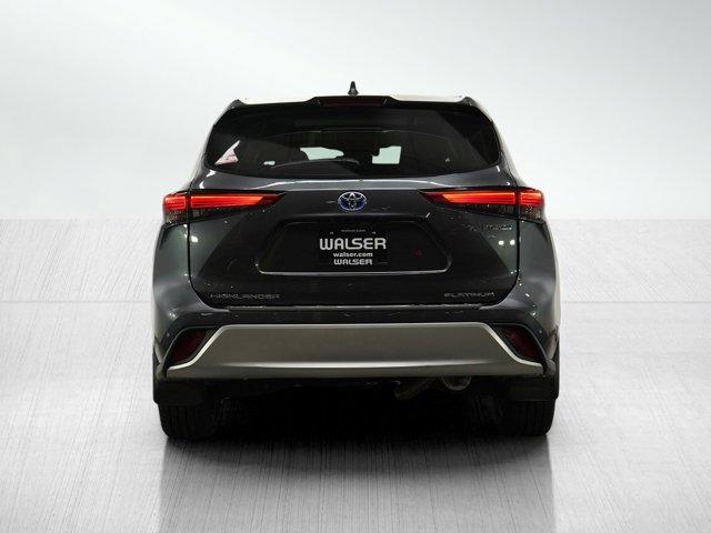 used 2020 Toyota Highlander Hybrid car, priced at $28,998