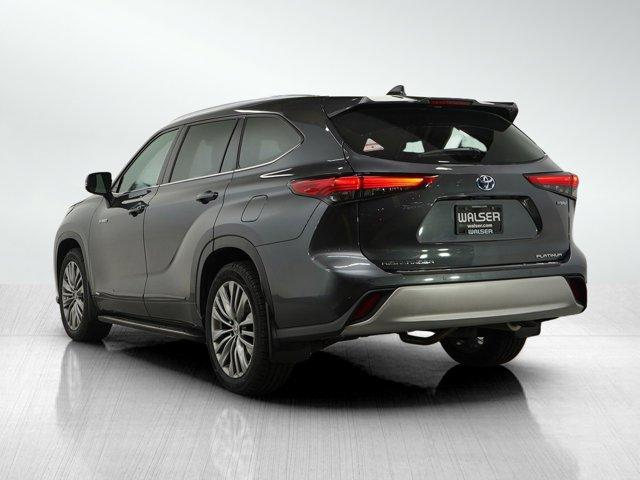 used 2020 Toyota Highlander Hybrid car, priced at $28,998