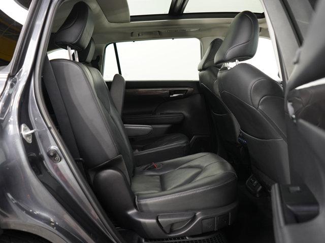 used 2020 Toyota Highlander Hybrid car, priced at $28,998
