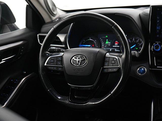 used 2020 Toyota Highlander Hybrid car, priced at $28,998