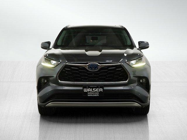 used 2020 Toyota Highlander Hybrid car, priced at $28,998